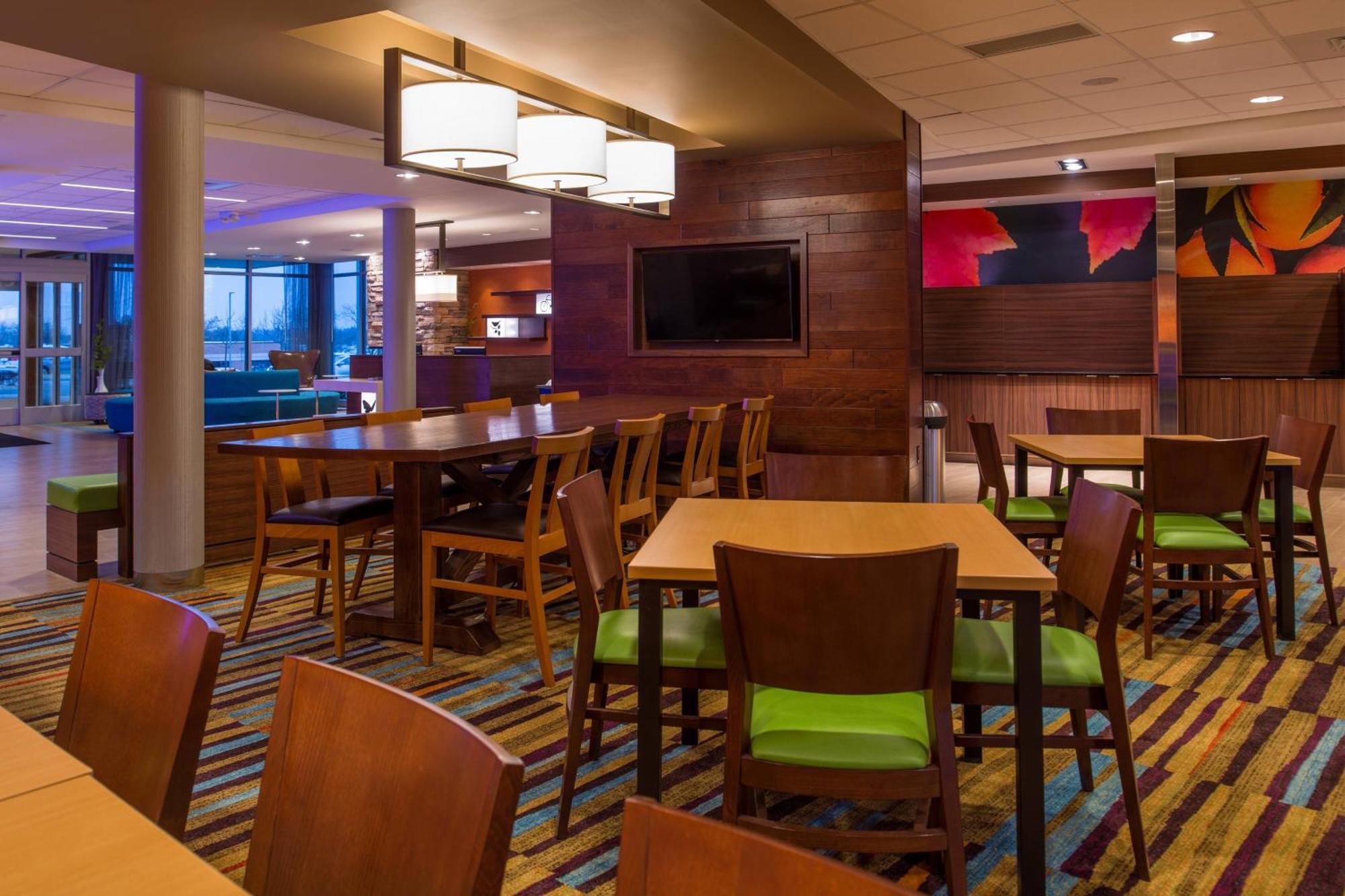 Fairfield Inn & Suites By Marriott St. Louis Westport Maryland Heights Exterior photo